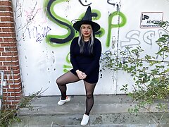 MiaXXX Outdoor Pee Lost Place