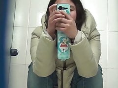 Chinese toilet peeing 12