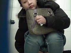 Chinese toilet peeing 3