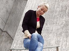 Double crossed legs - Licky