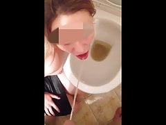 my gf drink piss